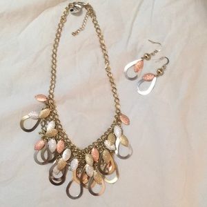 Gorgeous statement necklace and earrings set